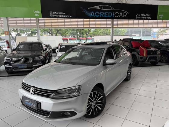 VOLKSWAGEN JETTA 2.0 TSI HIGHLINE 211CV GASOLINA 4P TIPTRONIC